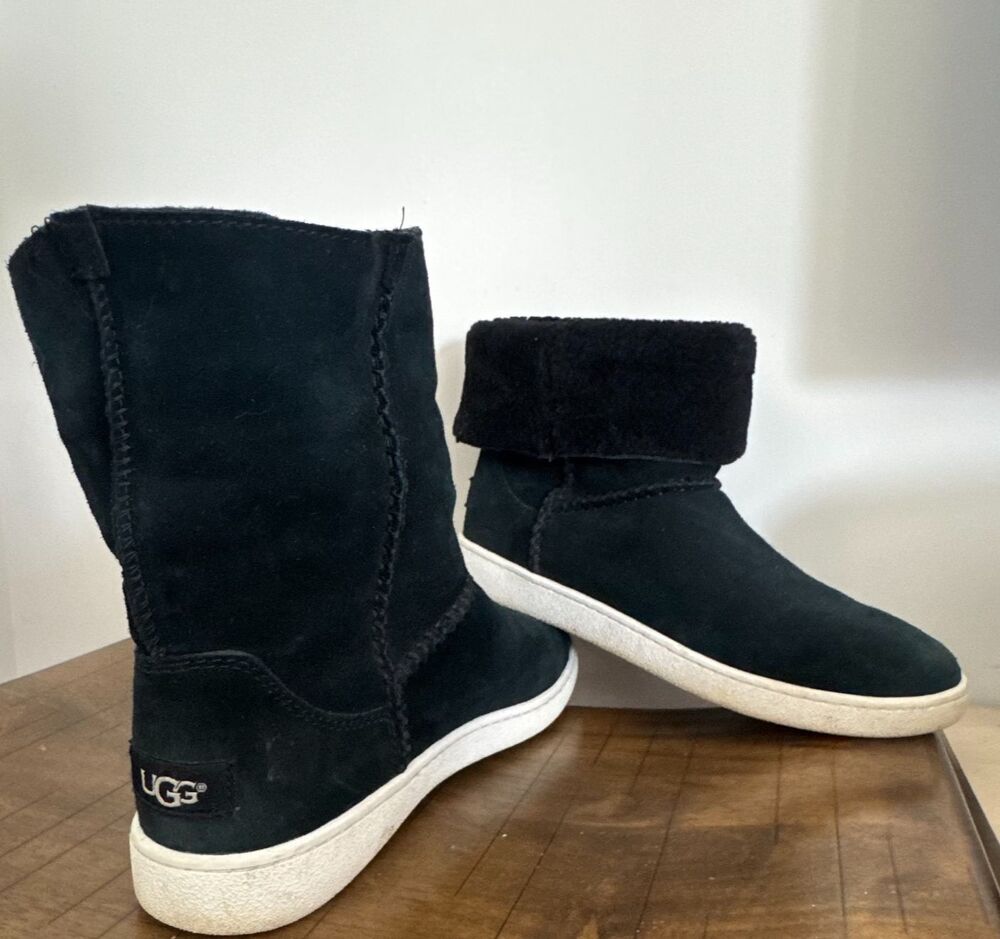 UGG Black Suede Sneaker Boots Women's 9 Shearling Mid Top Casual Shoes